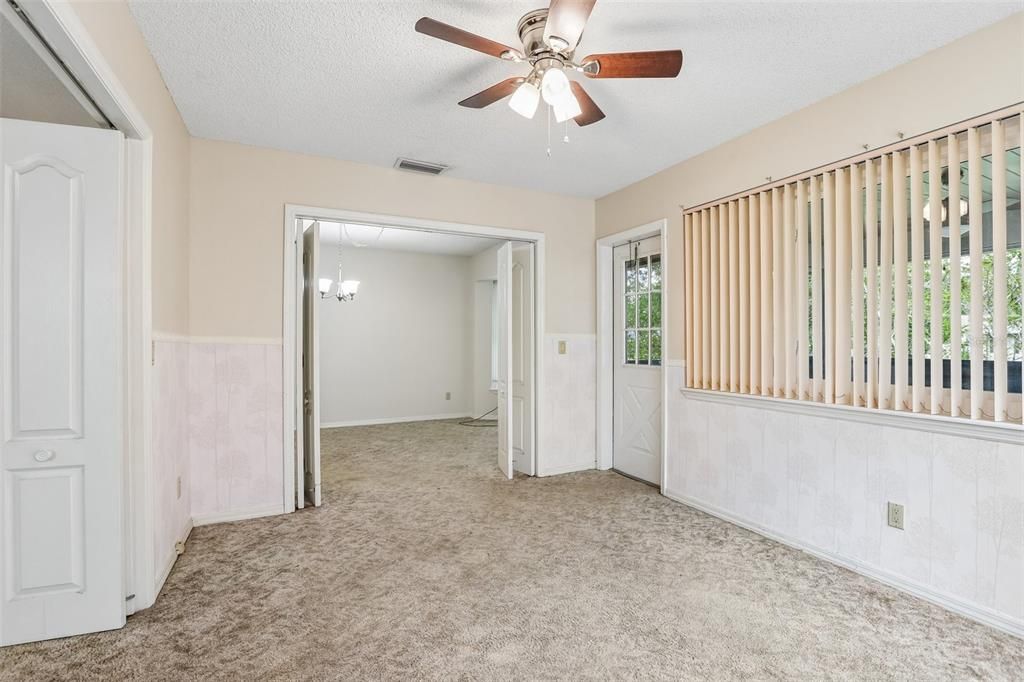 For Sale: $305,000 (2 beds, 2 baths, 1570 Square Feet)