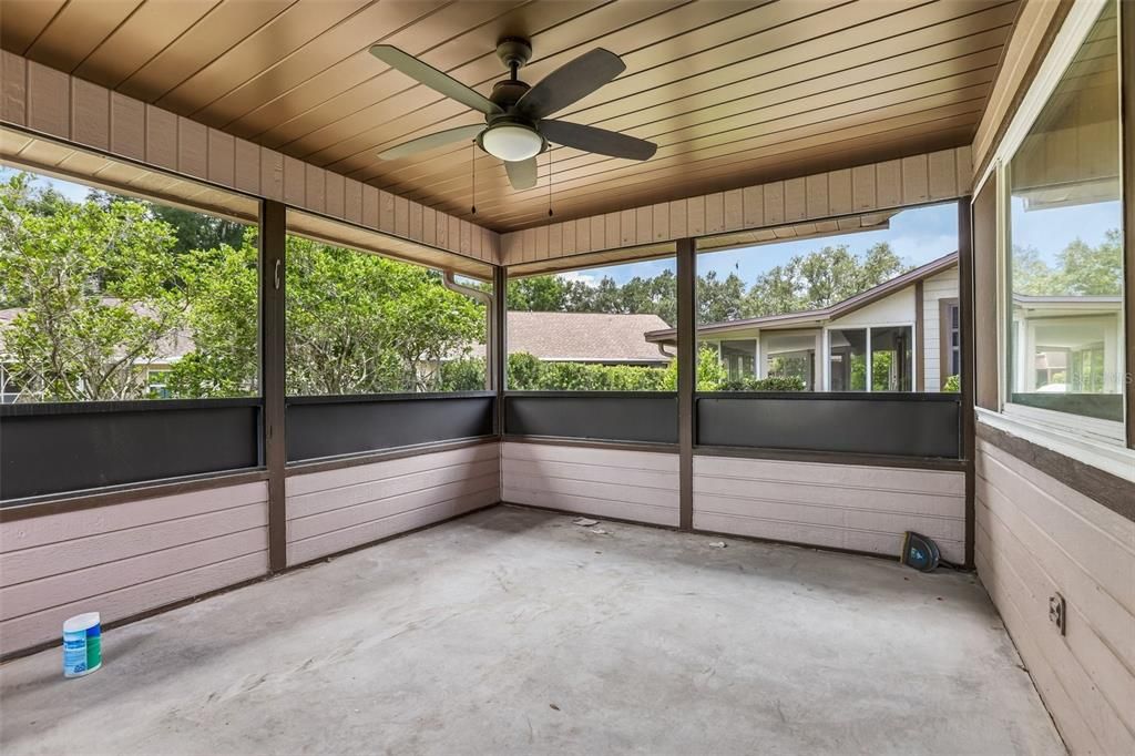 For Sale: $305,000 (2 beds, 2 baths, 1570 Square Feet)
