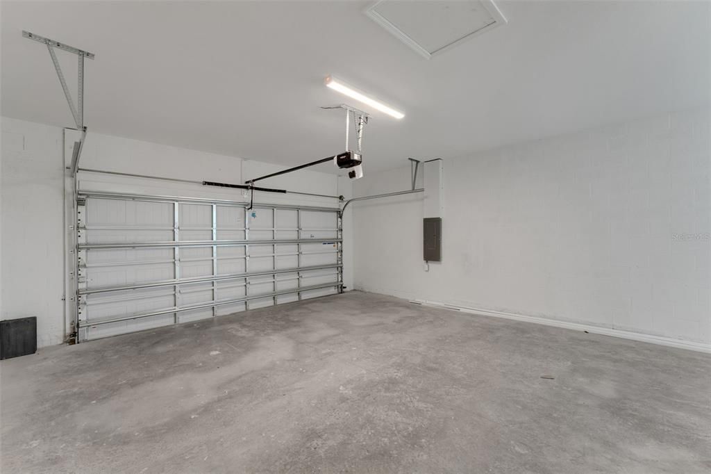 For Sale: $477,990 (3 beds, 3 baths, 1971 Square Feet)