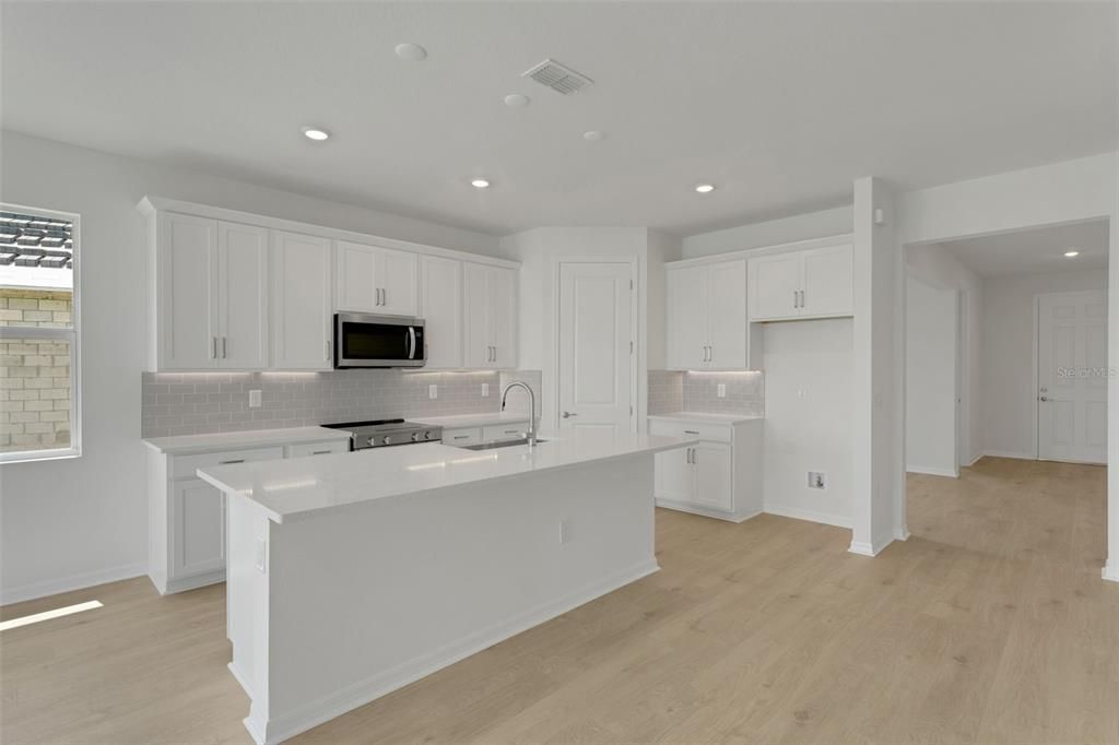 For Sale: $477,990 (3 beds, 3 baths, 1971 Square Feet)