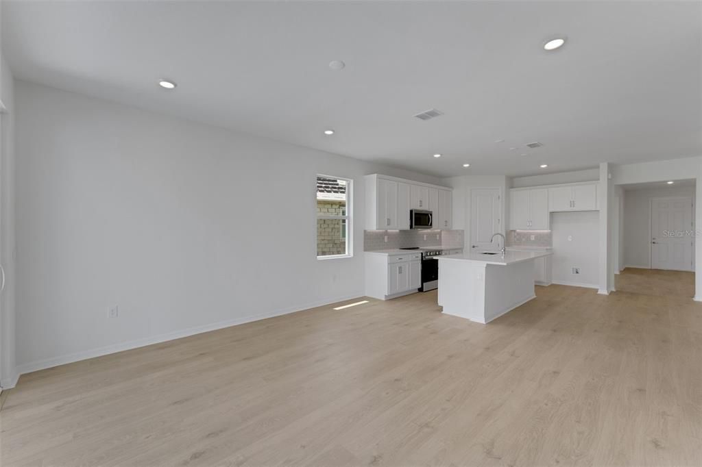 For Sale: $477,990 (3 beds, 3 baths, 1971 Square Feet)