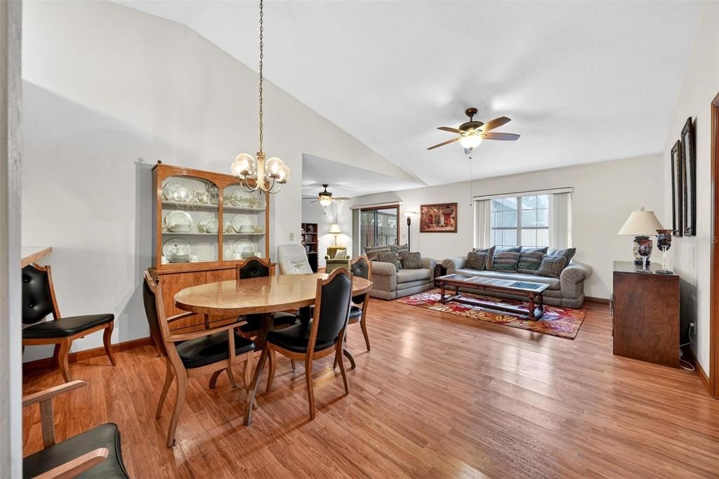 For Sale: $229,000 (3 beds, 2 baths, 1146 Square Feet)