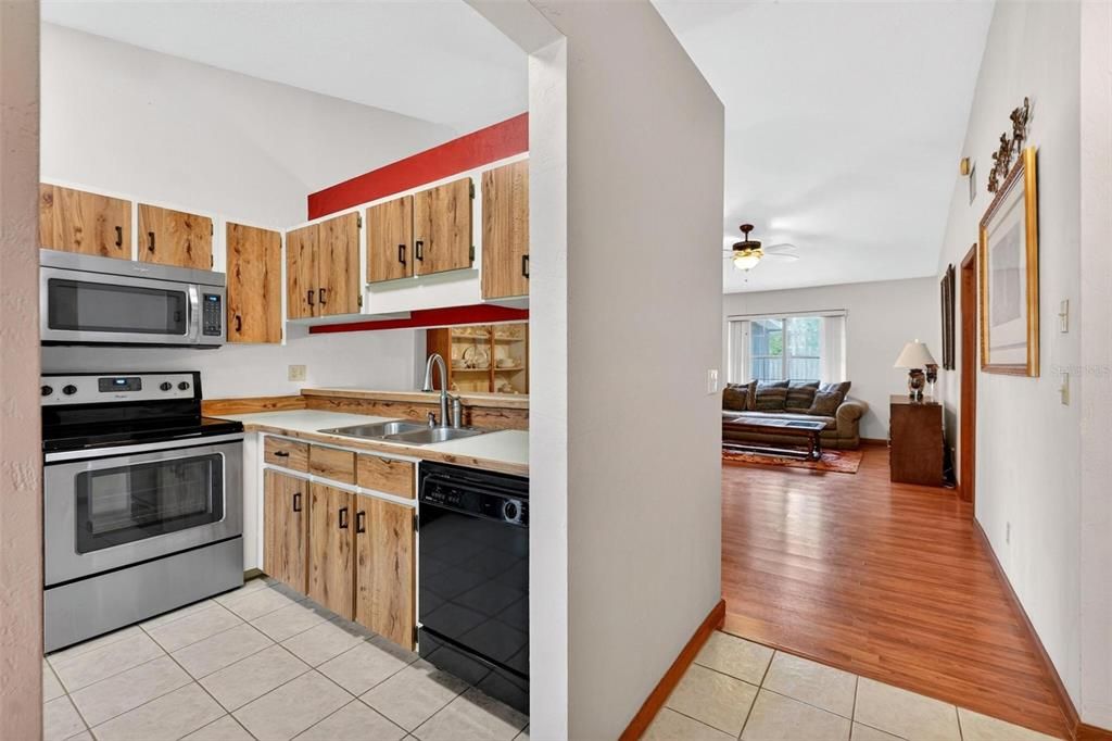 For Sale: $229,000 (3 beds, 2 baths, 1146 Square Feet)