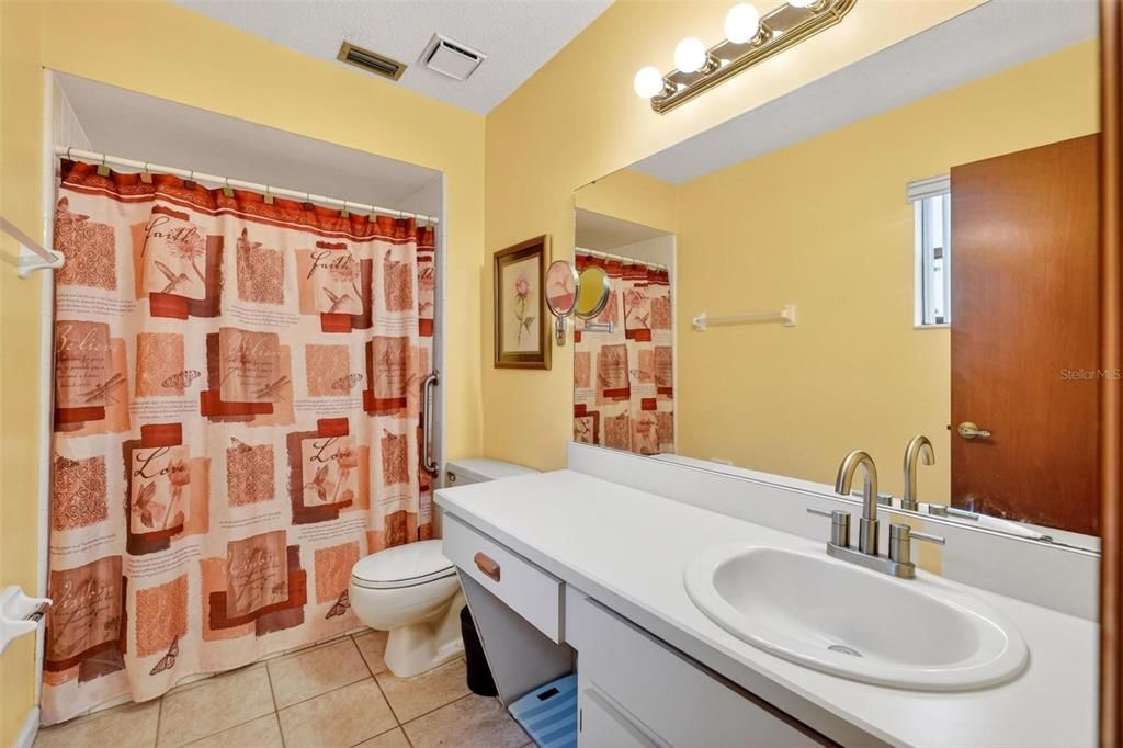 For Sale: $229,000 (3 beds, 2 baths, 1146 Square Feet)