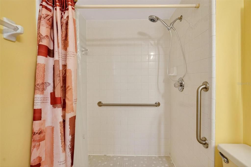 For Sale: $229,000 (3 beds, 2 baths, 1146 Square Feet)