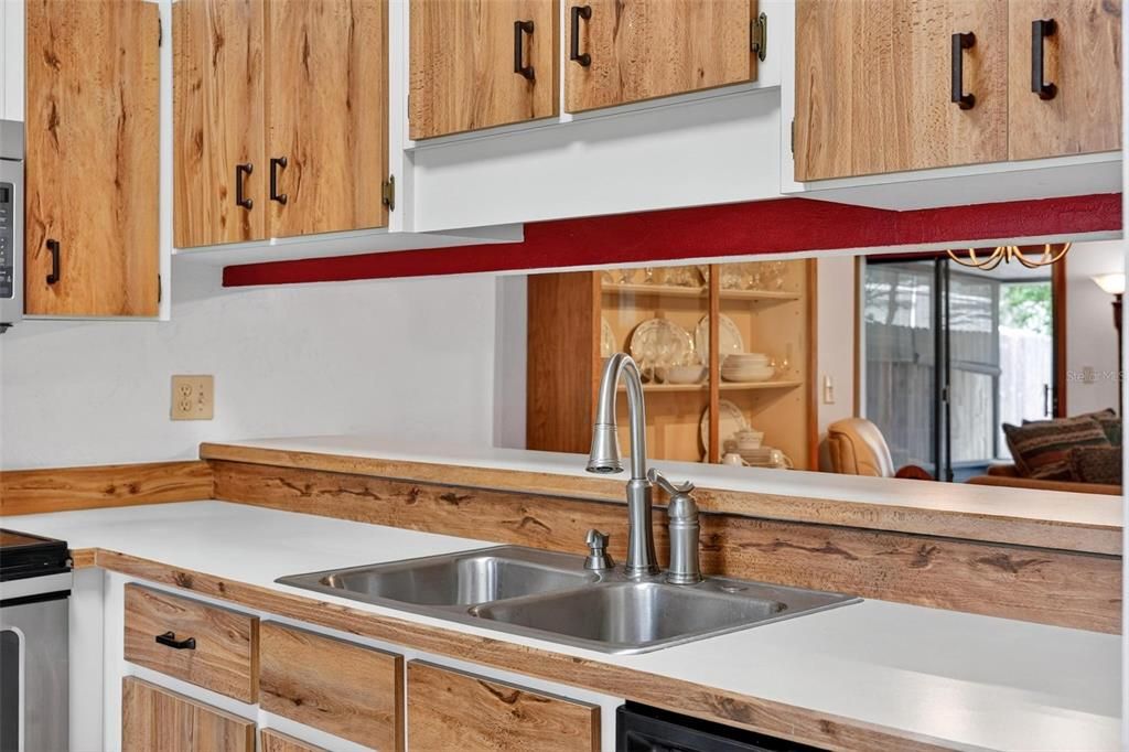 For Sale: $229,000 (3 beds, 2 baths, 1146 Square Feet)