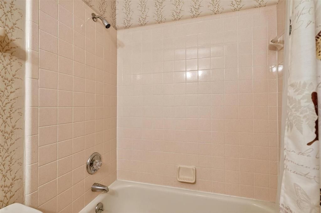 For Sale: $229,000 (3 beds, 2 baths, 1146 Square Feet)