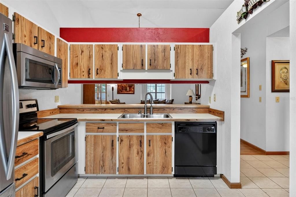 For Sale: $229,000 (3 beds, 2 baths, 1146 Square Feet)