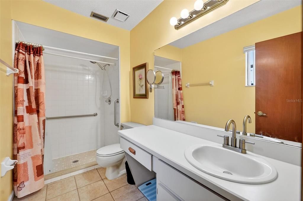 For Sale: $229,000 (3 beds, 2 baths, 1146 Square Feet)