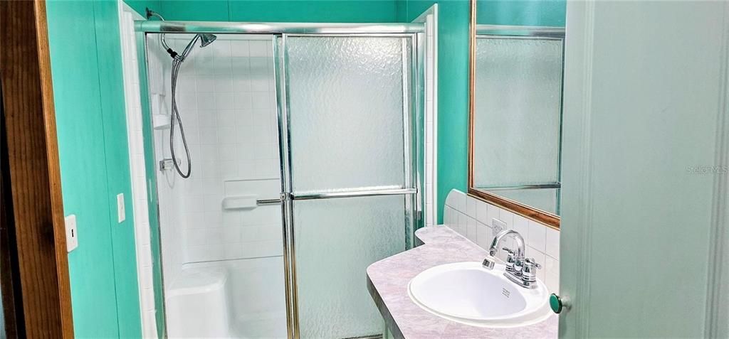 На продажу: $200,000 (2 спален, 2 ванн, 840 Квадратных фут)