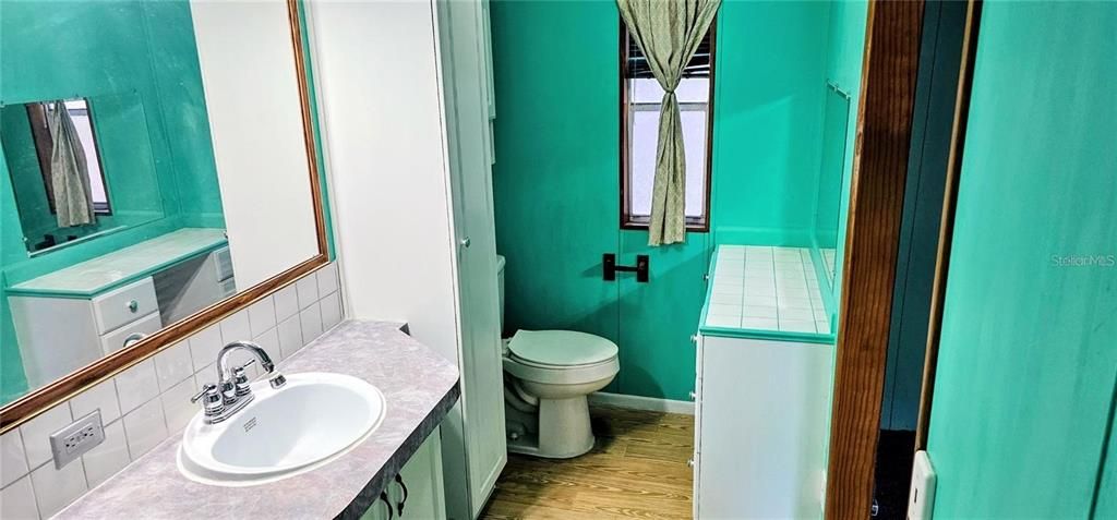 На продажу: $200,000 (2 спален, 2 ванн, 840 Квадратных фут)