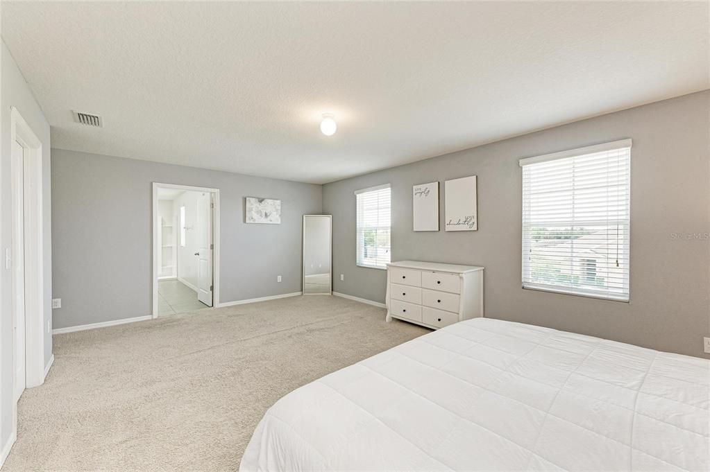For Sale: $449,900 (4 beds, 2 baths, 2427 Square Feet)