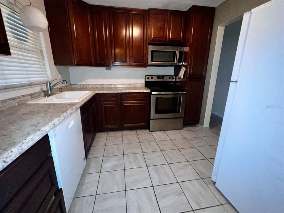 В аренду: $1,850 (3 спален, 1 ванн, 1014 Квадратных фут)