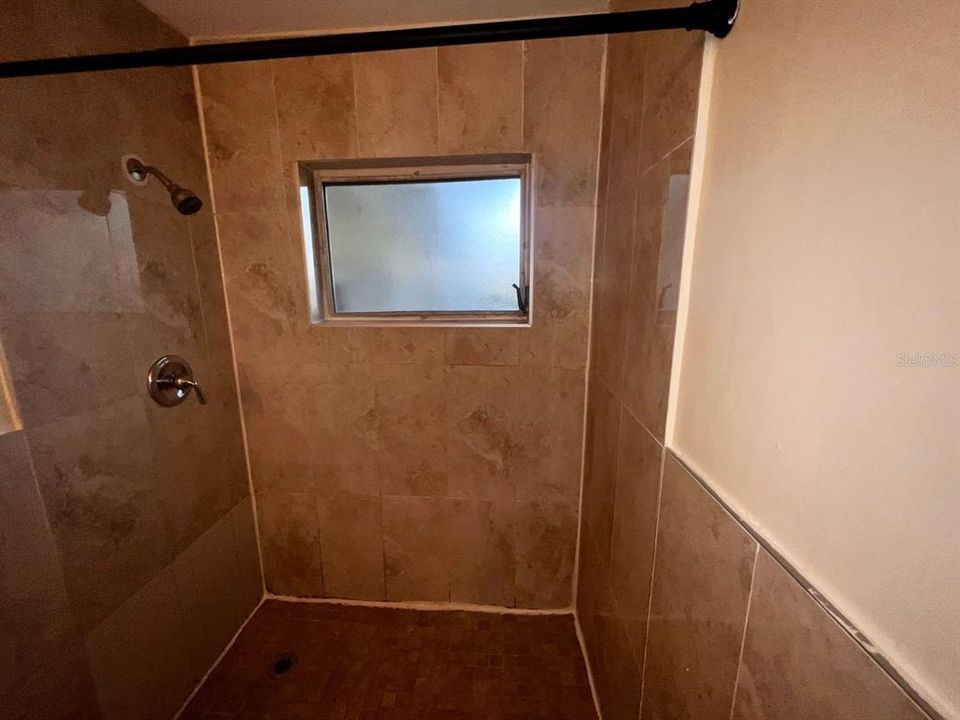 В аренду: $1,850 (3 спален, 1 ванн, 1014 Квадратных фут)