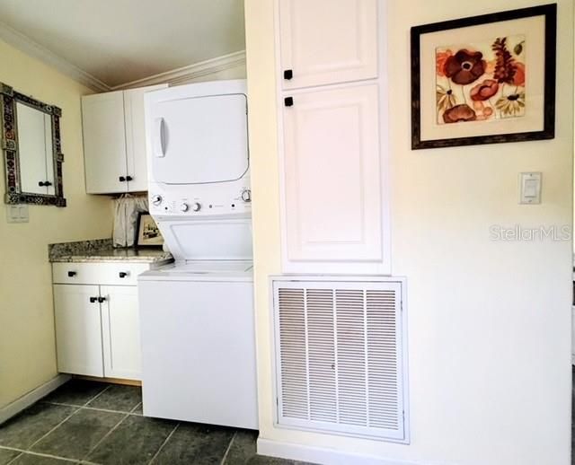 For Sale: $460,000 (2 beds, 2 baths, 1402 Square Feet)