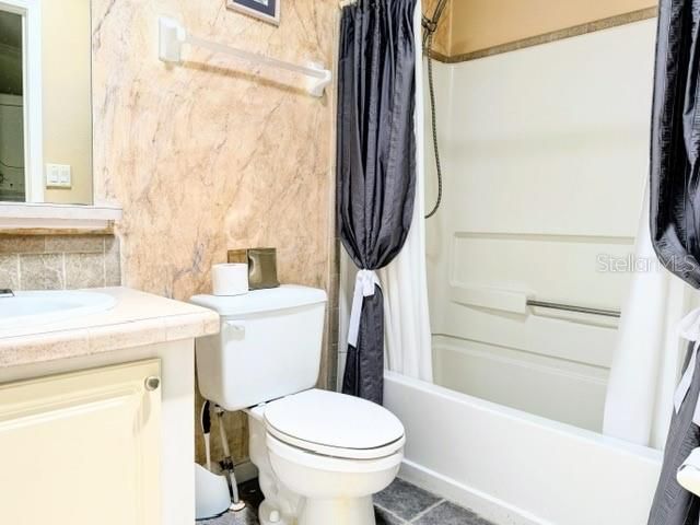 For Sale: $460,000 (2 beds, 2 baths, 1402 Square Feet)