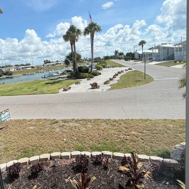 For Sale: $460,000 (2 beds, 2 baths, 1402 Square Feet)