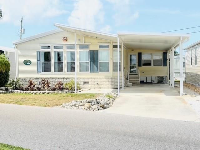 For Sale: $460,000 (2 beds, 2 baths, 1402 Square Feet)