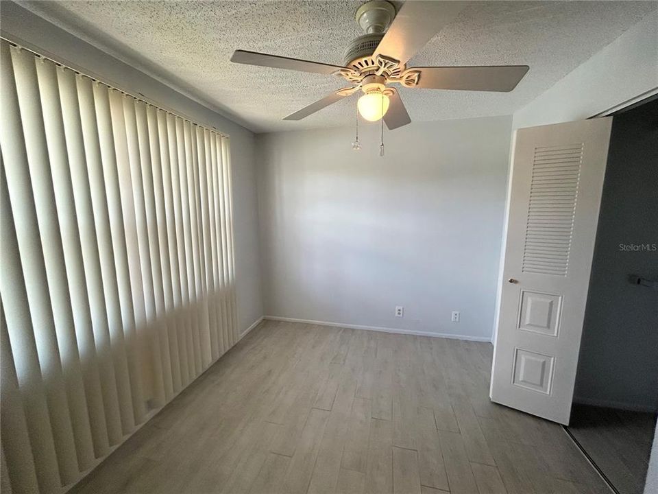 For Sale: $125,000 (2 beds, 2 baths, 899 Square Feet)