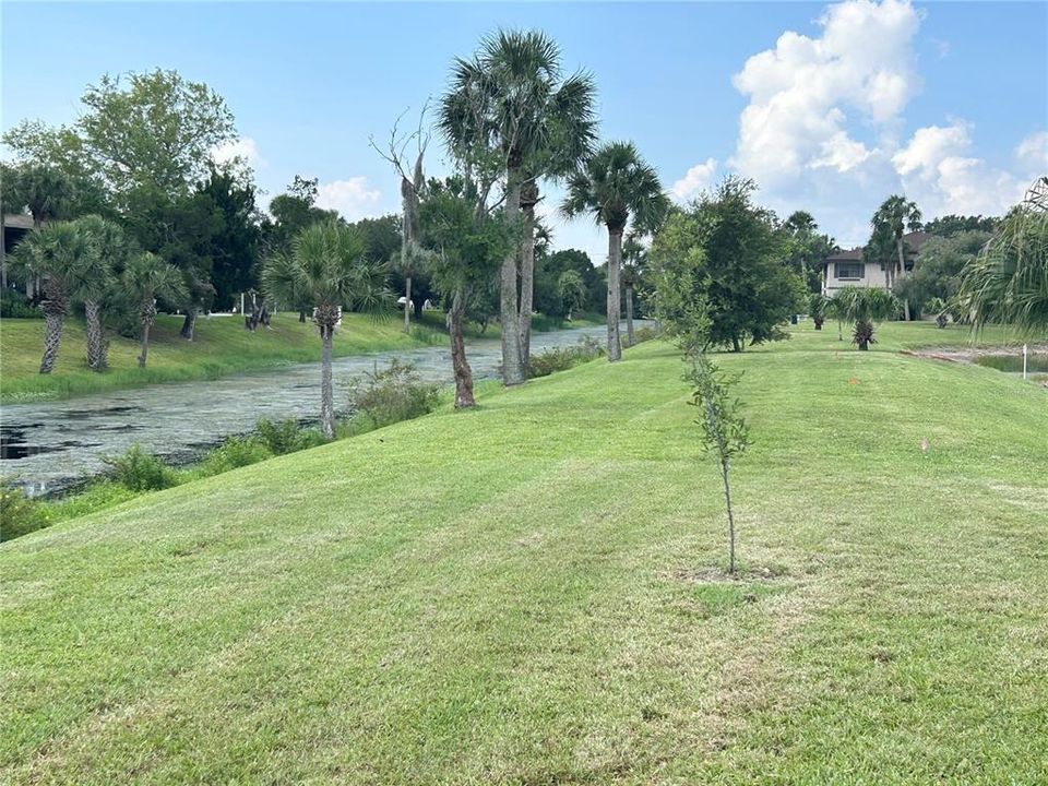 For Sale: $125,000 (2 beds, 2 baths, 899 Square Feet)