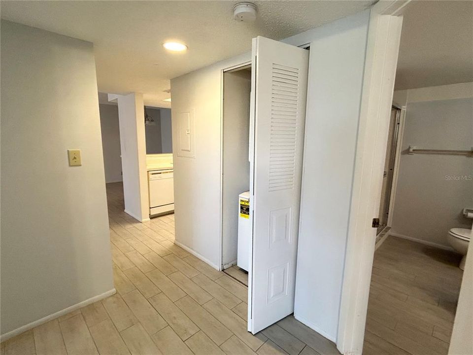 For Sale: $125,000 (2 beds, 2 baths, 899 Square Feet)
