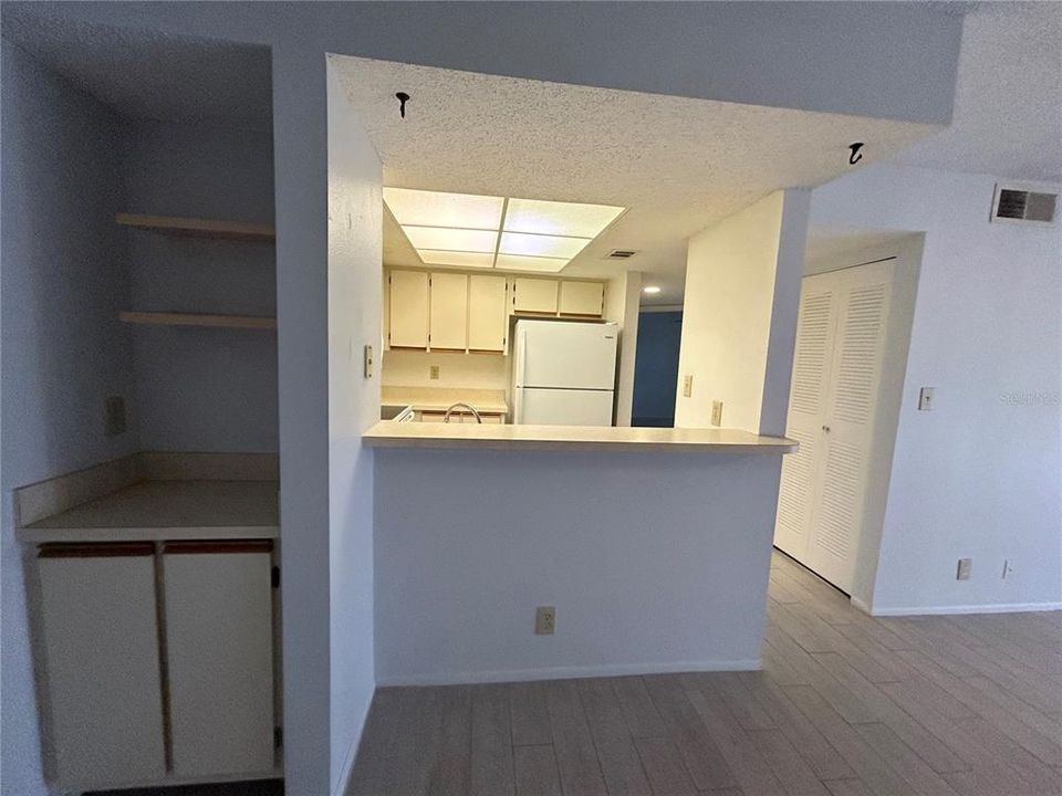 For Sale: $125,000 (2 beds, 2 baths, 899 Square Feet)