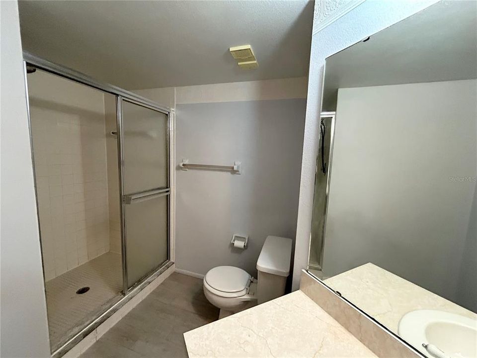 For Sale: $125,000 (2 beds, 2 baths, 899 Square Feet)