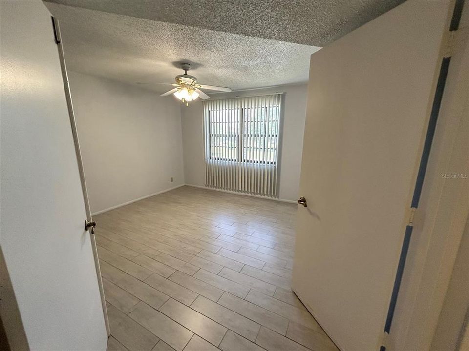 For Sale: $125,000 (2 beds, 2 baths, 899 Square Feet)