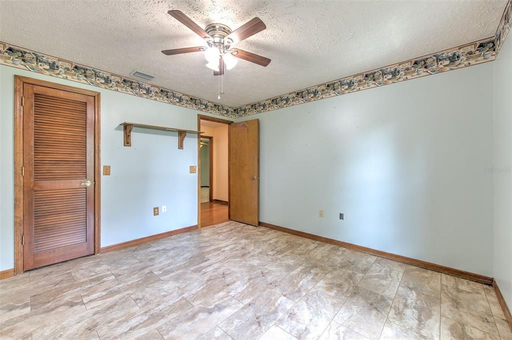 For Sale: $575,000 (4 beds, 2 baths, 2661 Square Feet)