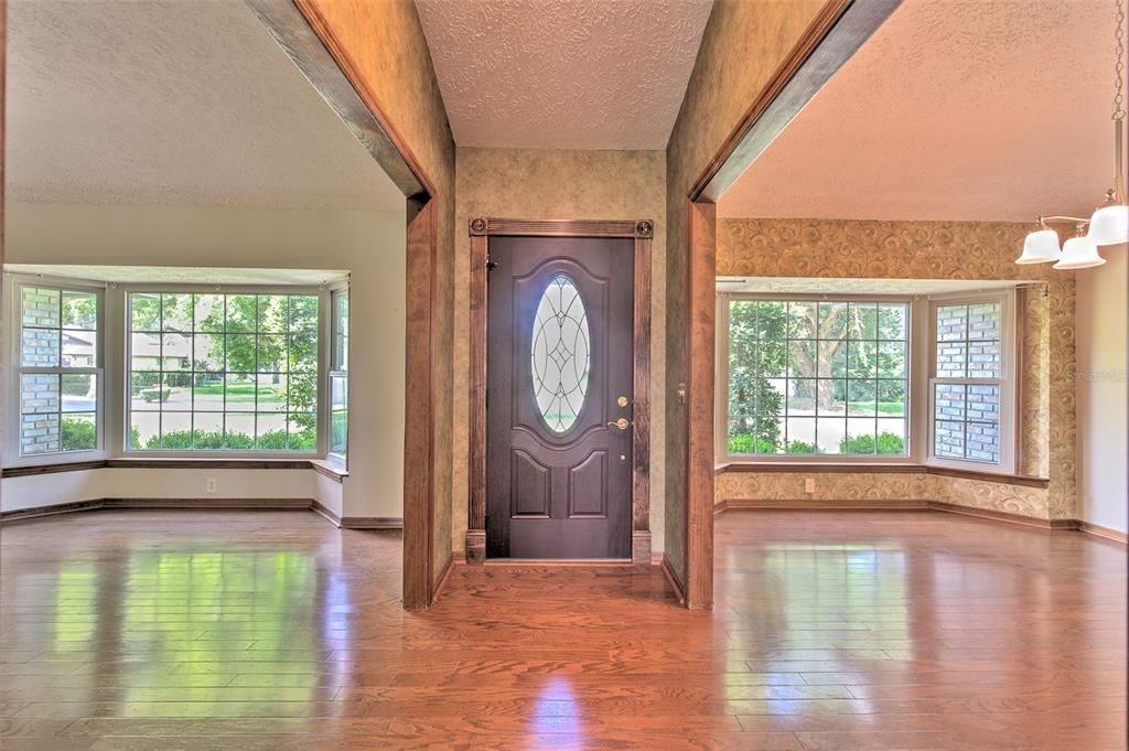For Sale: $575,000 (4 beds, 2 baths, 2661 Square Feet)