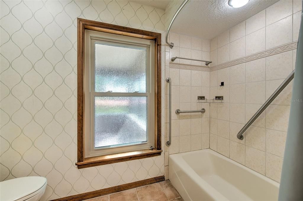 For Sale: $575,000 (4 beds, 2 baths, 2661 Square Feet)