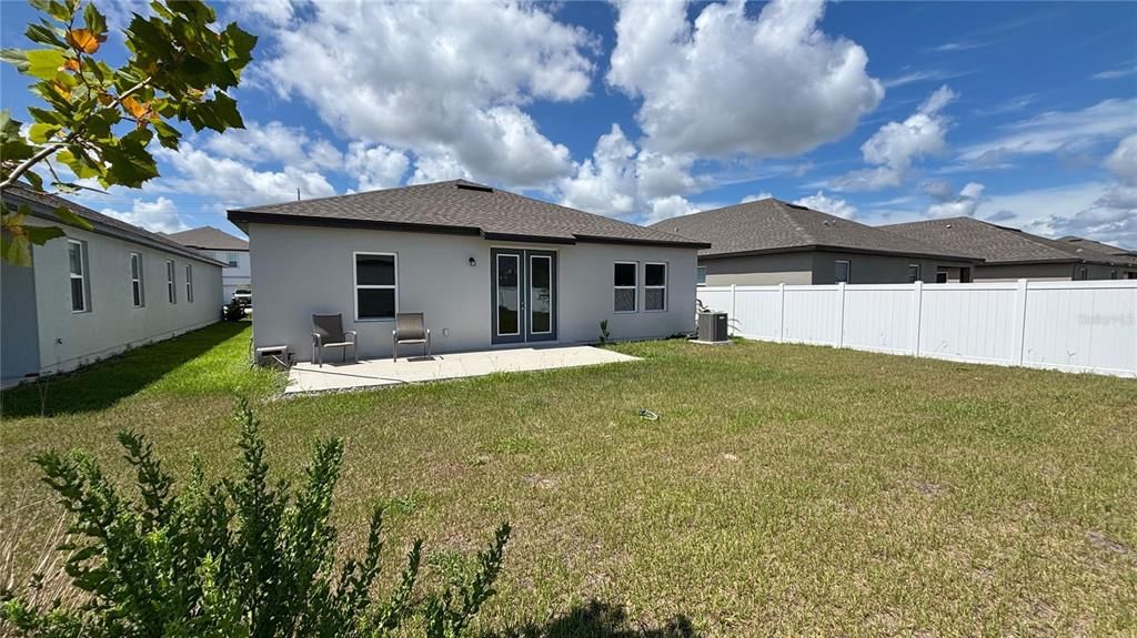 For Rent: $2,450 (4 beds, 2 baths, 1932 Square Feet)