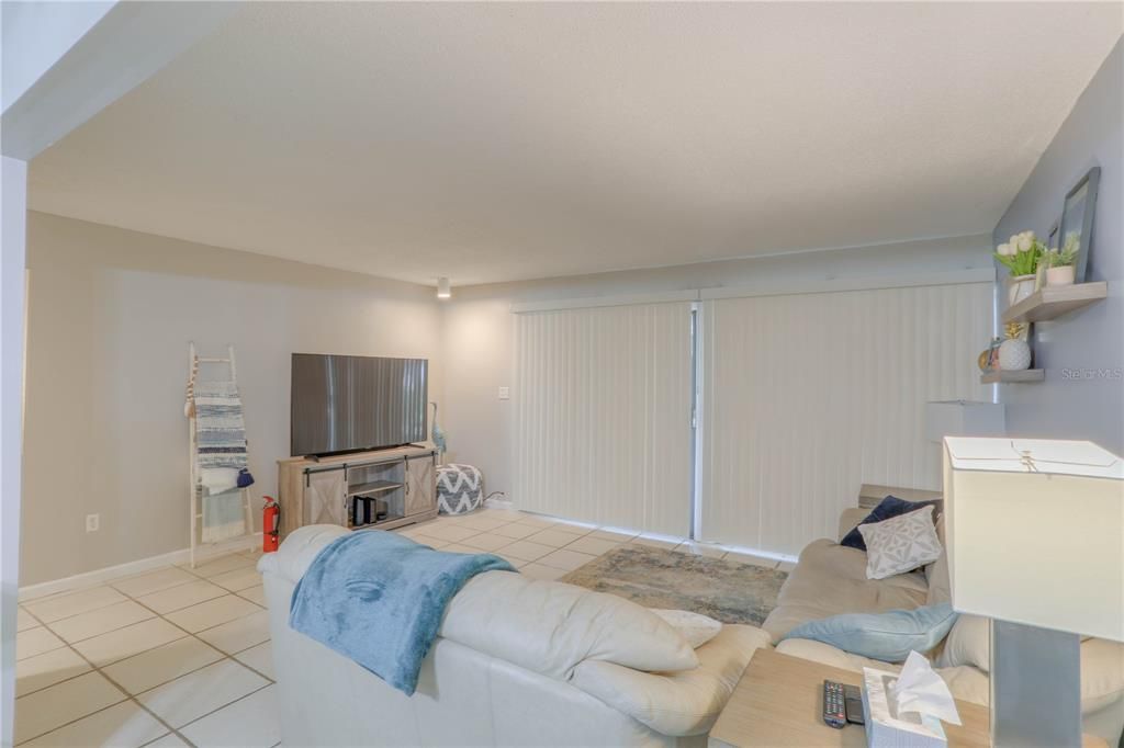 В аренду: $1,695 (2 спален, 2 ванн, 1014 Квадратных фут)