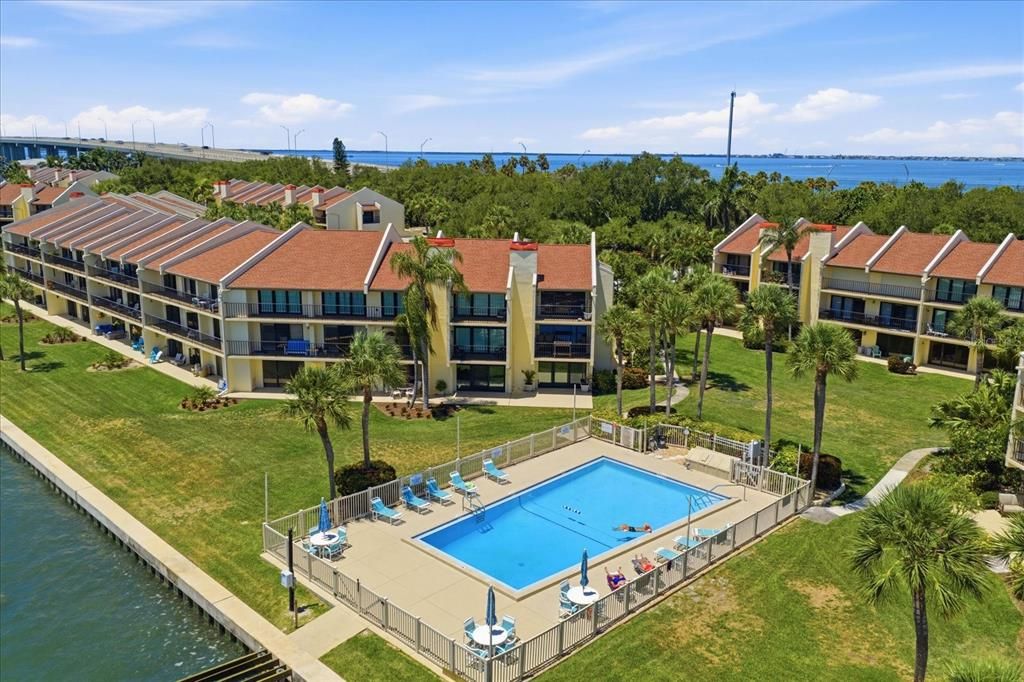 En Venta: $338,000 (1 camas, 2 baños, 890 Pies cuadrados)