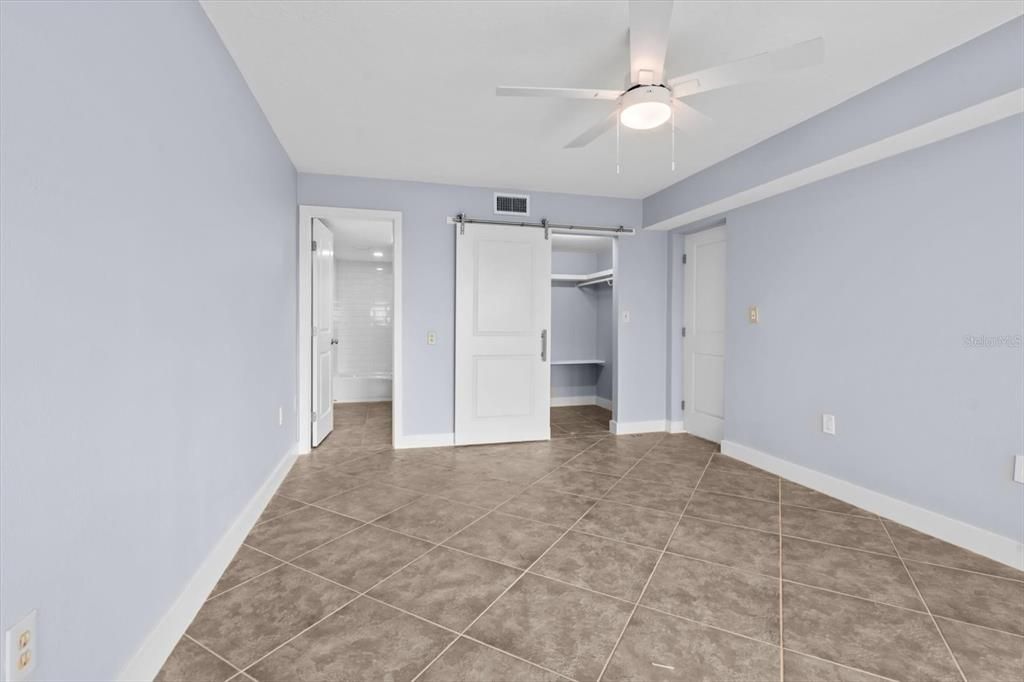 En Venta: $338,000 (1 camas, 2 baños, 890 Pies cuadrados)