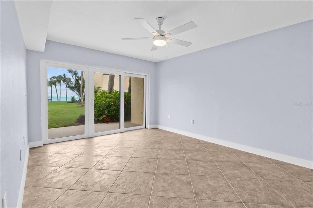 En Venta: $338,000 (1 camas, 2 baños, 890 Pies cuadrados)