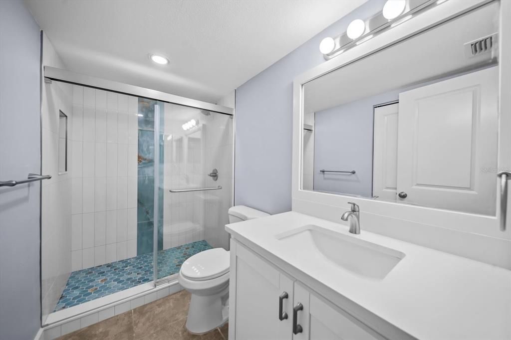 En Venta: $338,000 (1 camas, 2 baños, 890 Pies cuadrados)