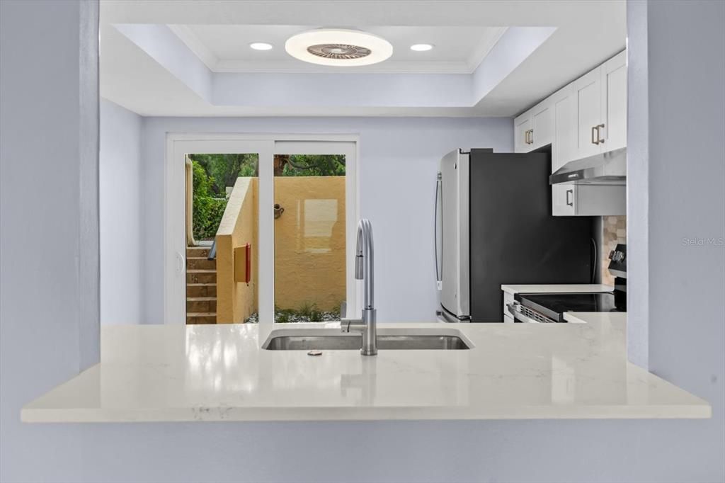 En Venta: $338,000 (1 camas, 2 baños, 890 Pies cuadrados)