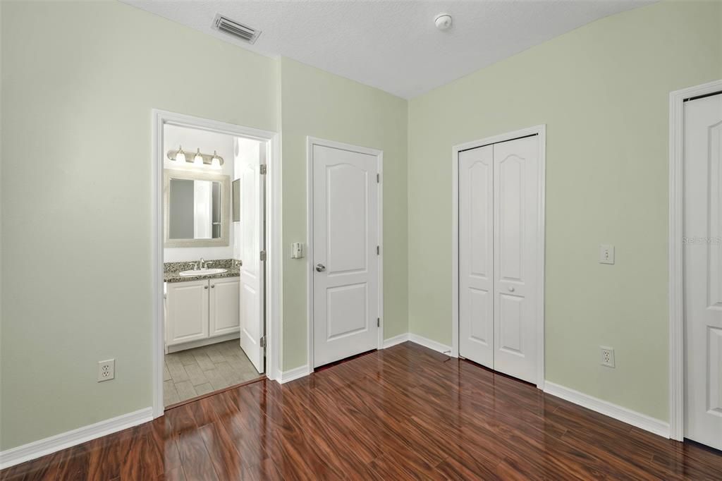 For Sale: $255,000 (2 beds, 2 baths, 1383 Square Feet)