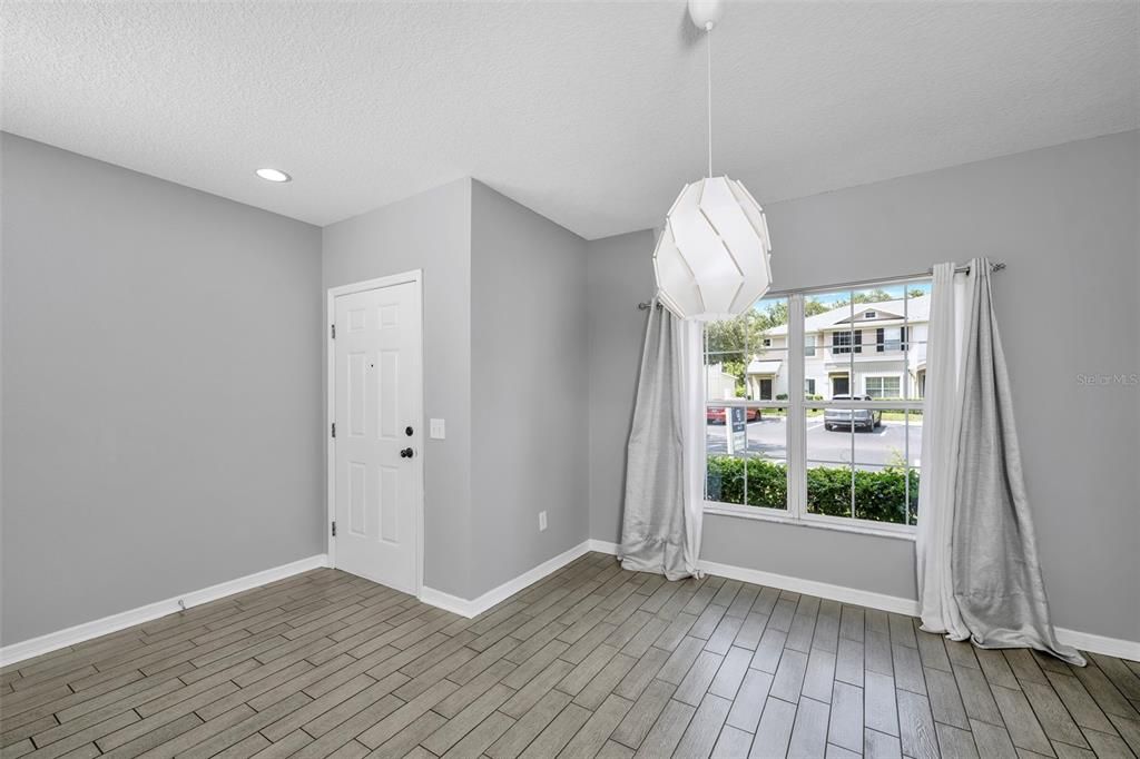 For Sale: $255,000 (2 beds, 2 baths, 1383 Square Feet)