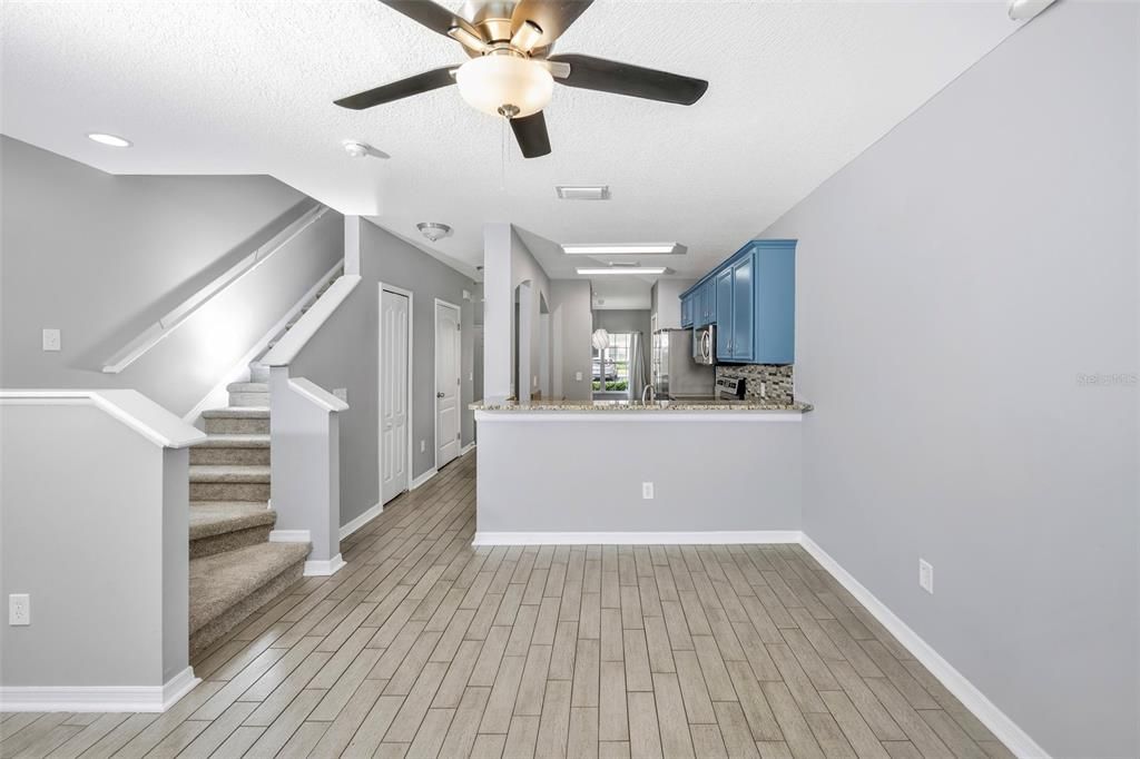 For Sale: $255,000 (2 beds, 2 baths, 1383 Square Feet)