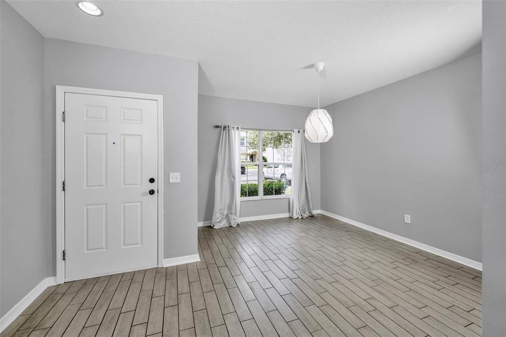 For Sale: $255,000 (2 beds, 2 baths, 1383 Square Feet)
