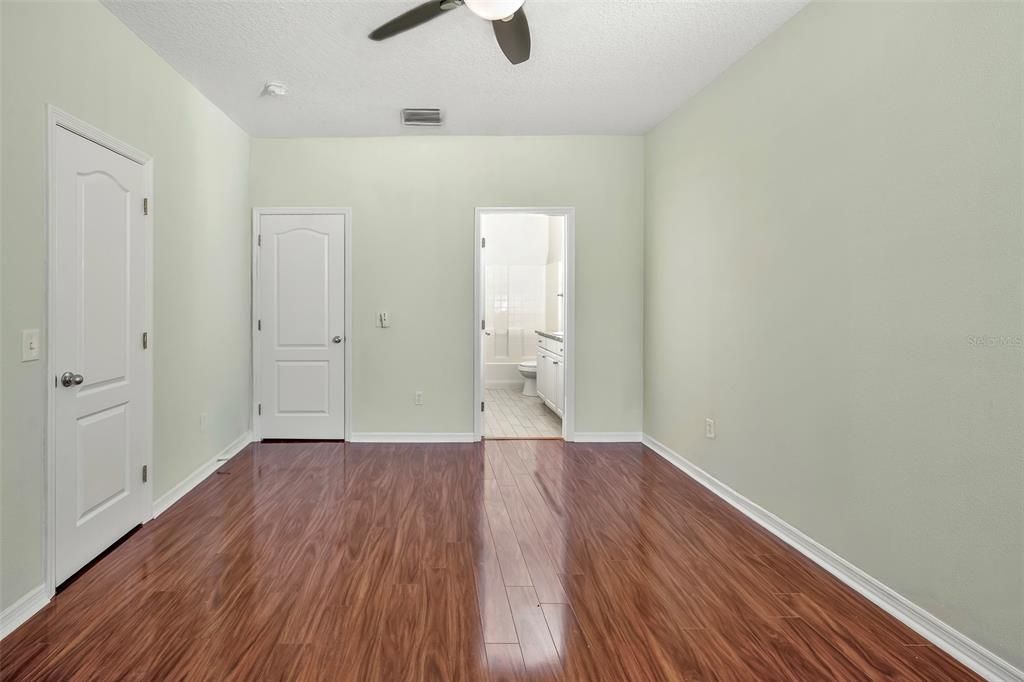 For Sale: $255,000 (2 beds, 2 baths, 1383 Square Feet)