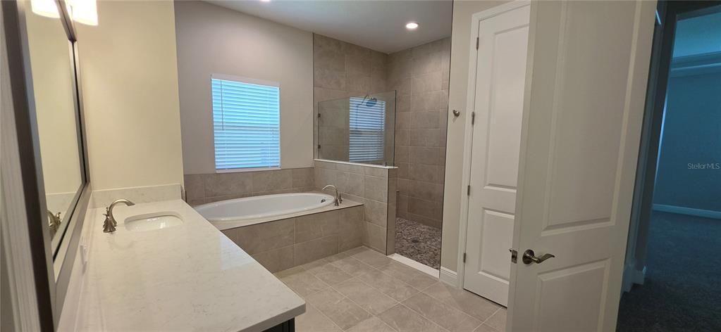 For Rent: $5,900 (6 beds, 4 baths, 4539 Square Feet)