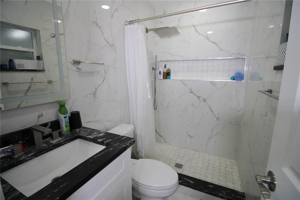 На продажу: $385,000 (3 спален, 2 ванн, 1700 Квадратных фут)