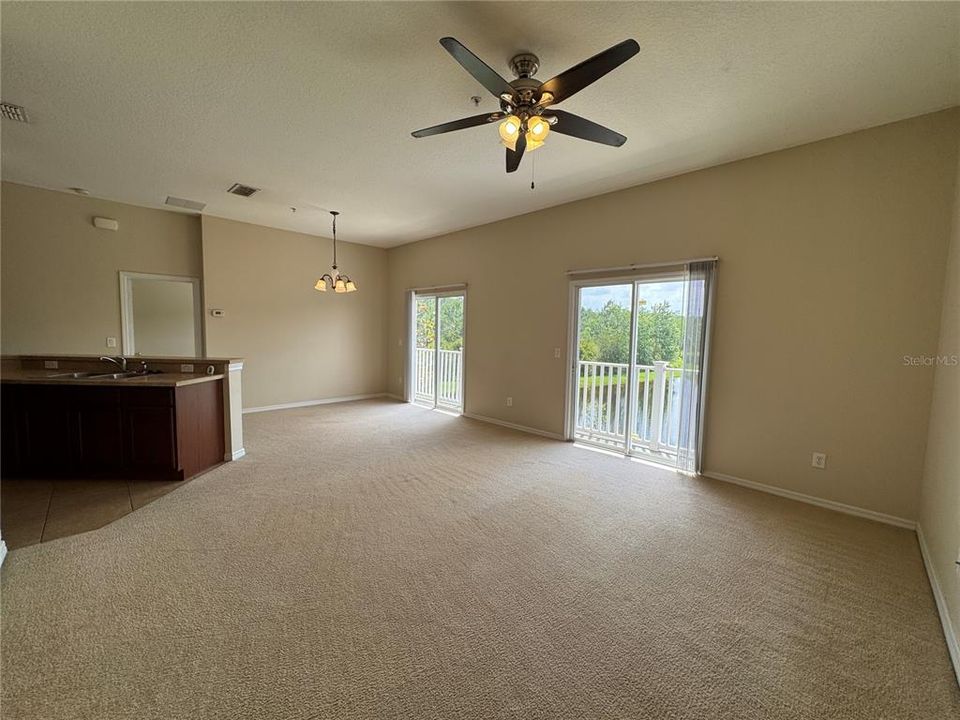 For Rent: $2,095 (2 beds, 2 baths, 1305 Square Feet)