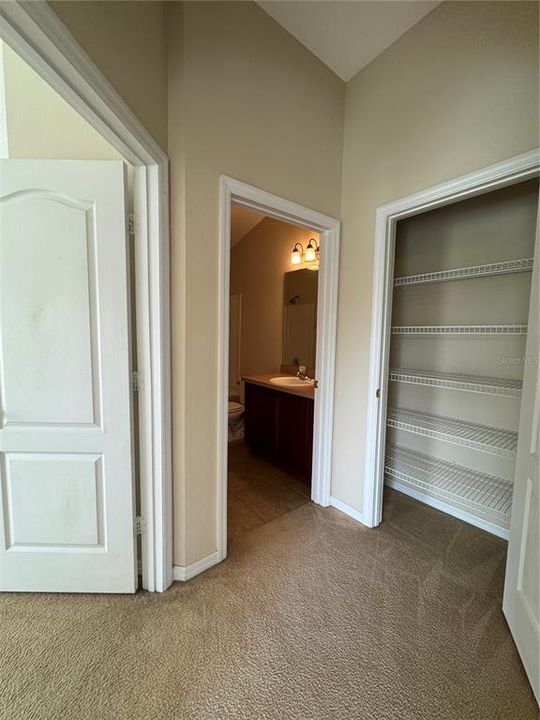 For Rent: $2,095 (2 beds, 2 baths, 1305 Square Feet)