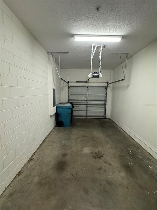 For Rent: $2,095 (2 beds, 2 baths, 1305 Square Feet)