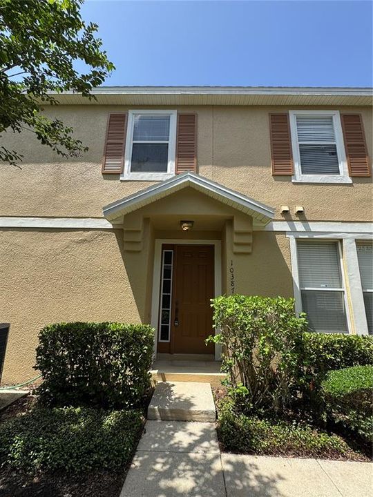 For Rent: $2,095 (2 beds, 2 baths, 1305 Square Feet)