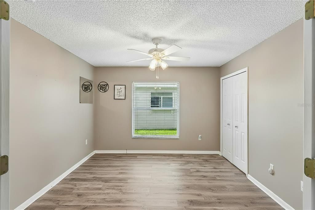 На продажу: $329,000 (3 спален, 2 ванн, 1604 Квадратных фут)